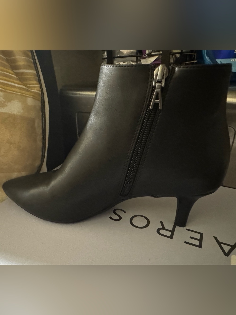 AEROSOLES Black Pointed Kitten-Heel Ankle Bootie
